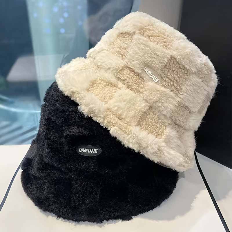 Chapeau de seau flou